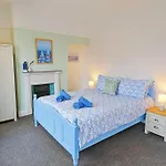 Seaside Escapes - With Relaxing Hot Tub!