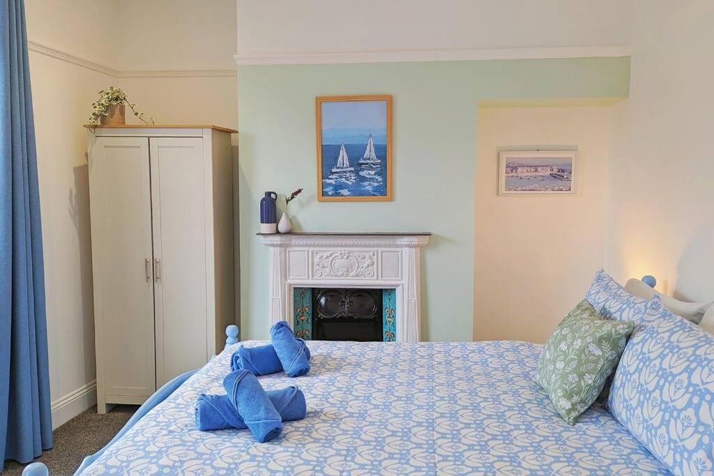 Seaside Escapes - With Relaxing Hot Tub! Holiday home Scarborough